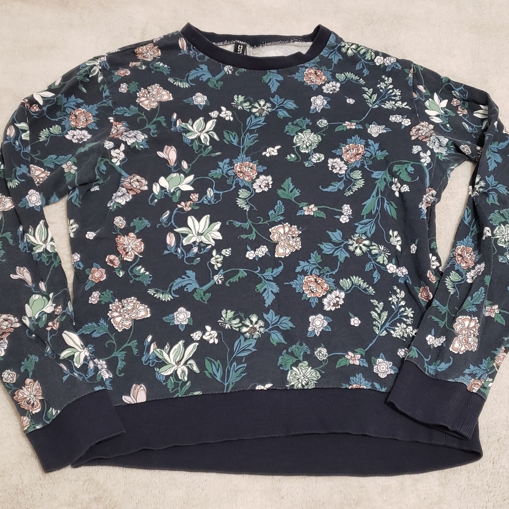 H&M Divided Cotton Navy Floral Crewneck - Picture 2 of 13